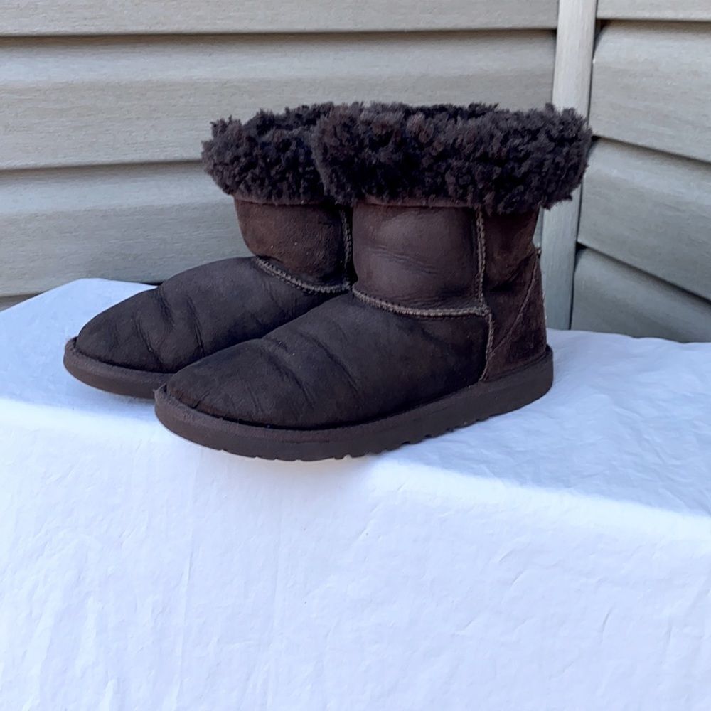 UGG brown suede boots size 5